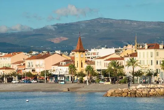 Superbe Studio, 200 M De La Mer, Climatise Avec Terrasse Et Parking Prive Cagnes-sur-Mer