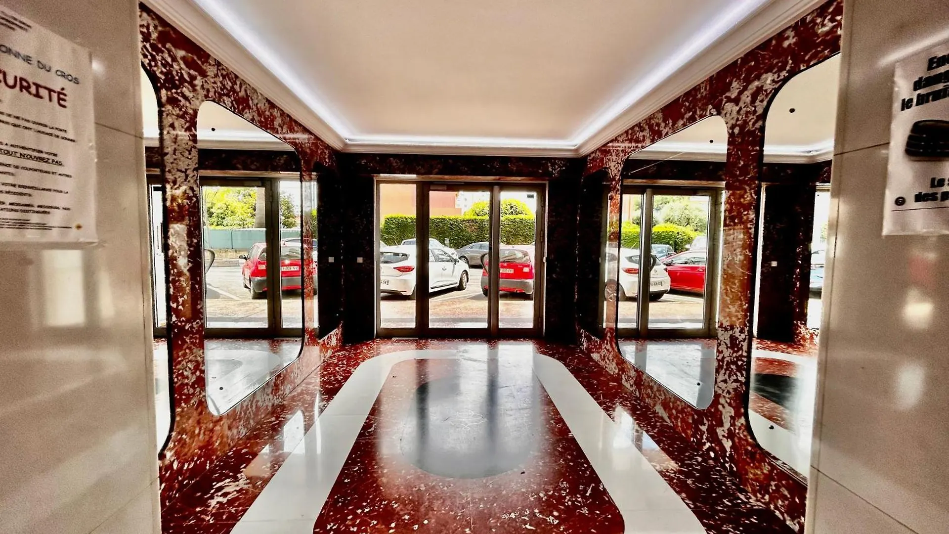 Superbe Studio, 200 M De La Mer, Climatise Avec Terrasse Et Parking Prive Cagnes-sur-Mer Apartment