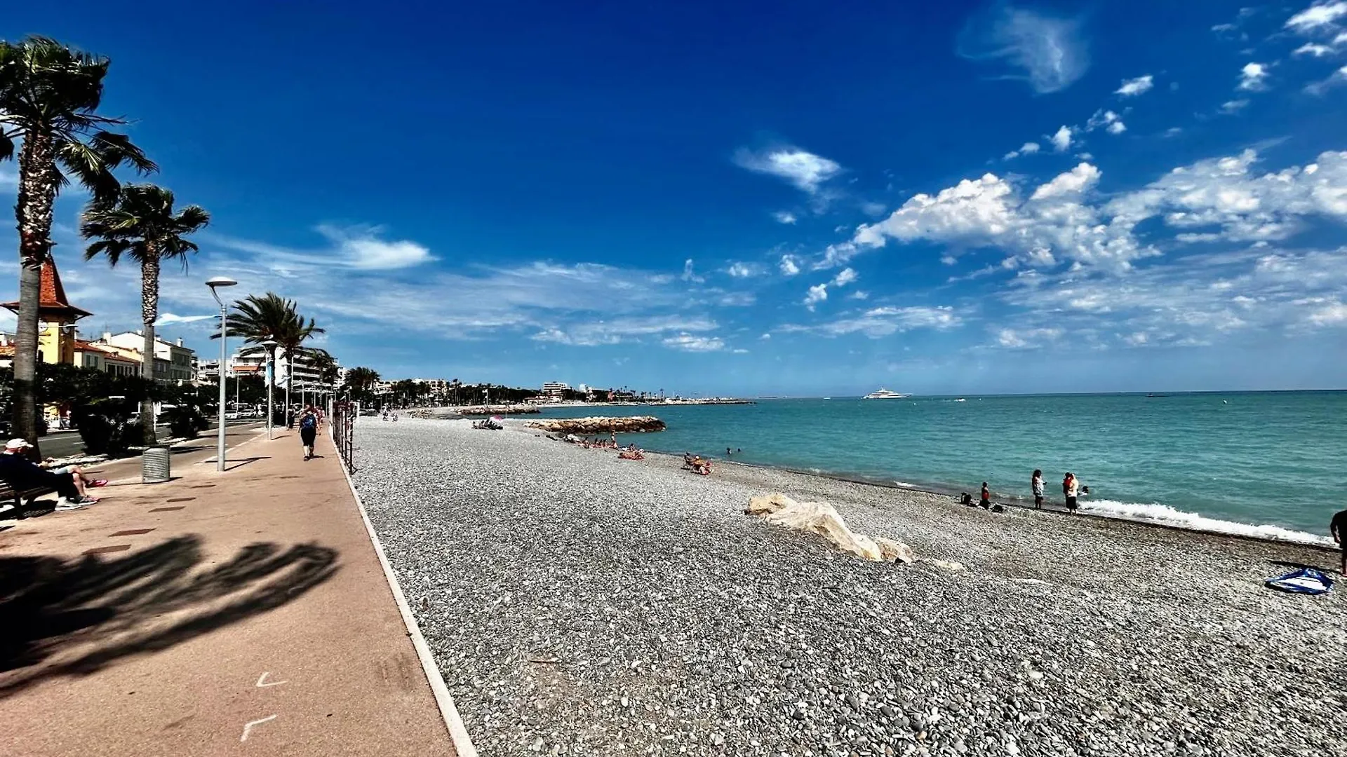 Apartment Superbe Studio, 200 M De La Mer, Climatise Avec Terrasse Et Parking Prive Cagnes-sur-Mer