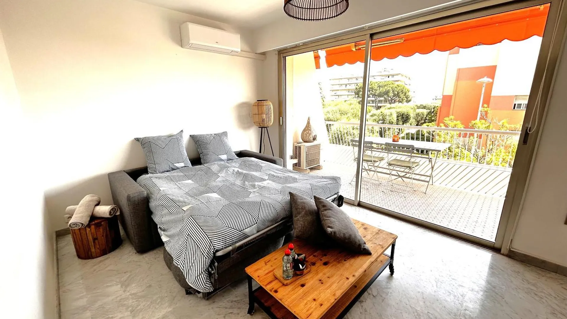 Lägenhet Superbe Studio, 200 M De La Mer, Climatise Avec Terrasse Et Parking Prive Cagnes-sur-Mer
