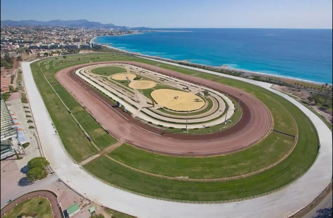 Apartment Superbe Studio, 200 M De La Mer, Climatise Avec Terrasse Et Parking Prive Cagnes-sur-Mer